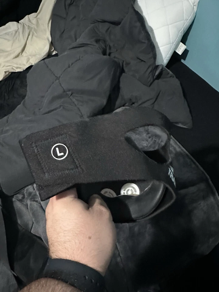 Training Mask 2.0 Elevation Training Mask, Medium - BlackWhite, with case - Image 3 of 4