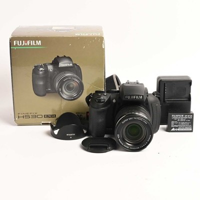 Fujifilm FinePix HS30EXR 16.0MP Digitalkamera  SHP 312045