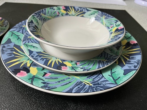 (3) Five Piece Vitromaster Tropical Key Largo Place Settings - Picture 7 of 11