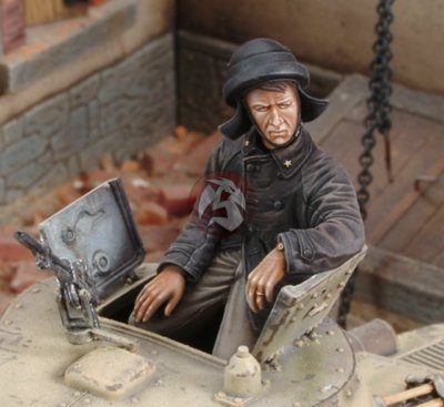 Royal Model 1/35 Italian Fiat-Ansaldo M13/40 Tanker sitting on Turret WWII 546