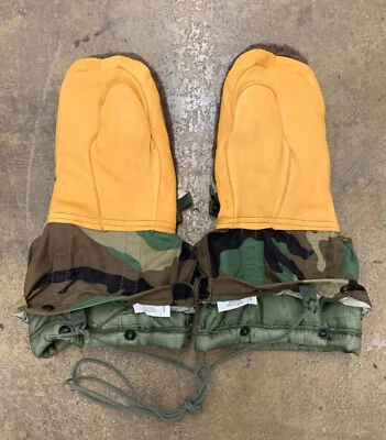 AUTHENTIC US MILITARY ISSUE Woodland Arctic Extreme Cold Weather Mittens Medium N4B USGI NOS