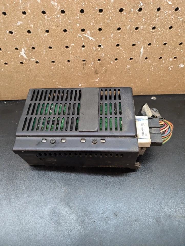 2003 2004 Grand Marquis/Crown Victoria Lighting Control Module 4W7T-13C788-BB - Image 3 of 4