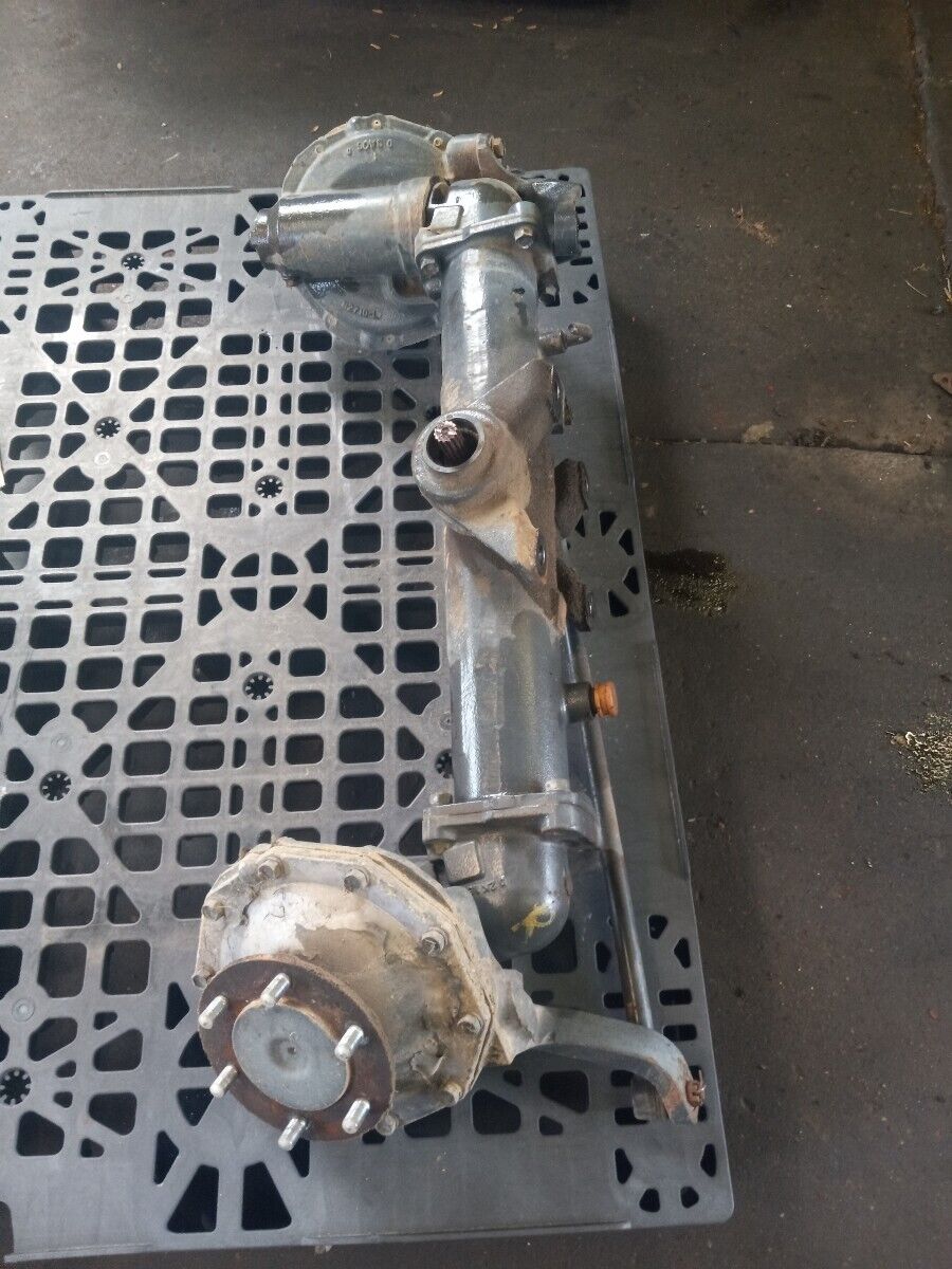Kubota 4WD Front Axle Drive End with gear case 4x4 Came off Kubota 4WD Front Axle Drive End with gear case 4x4 Came off