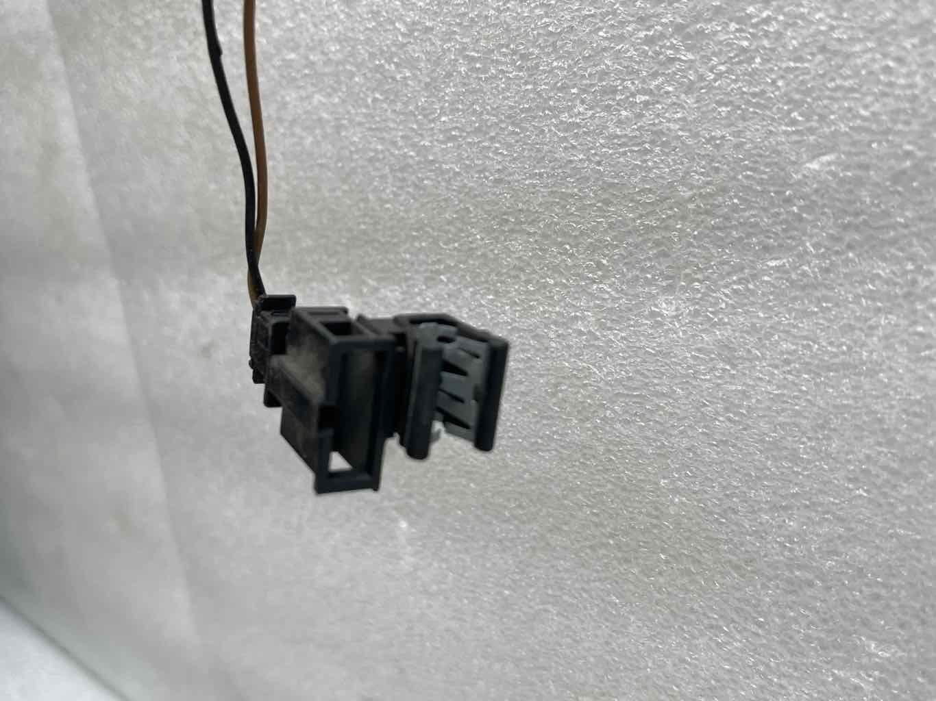 2013 BENTLEY 3rd Brake Light Avoidance Lamp WITH MOUNTING PLATE