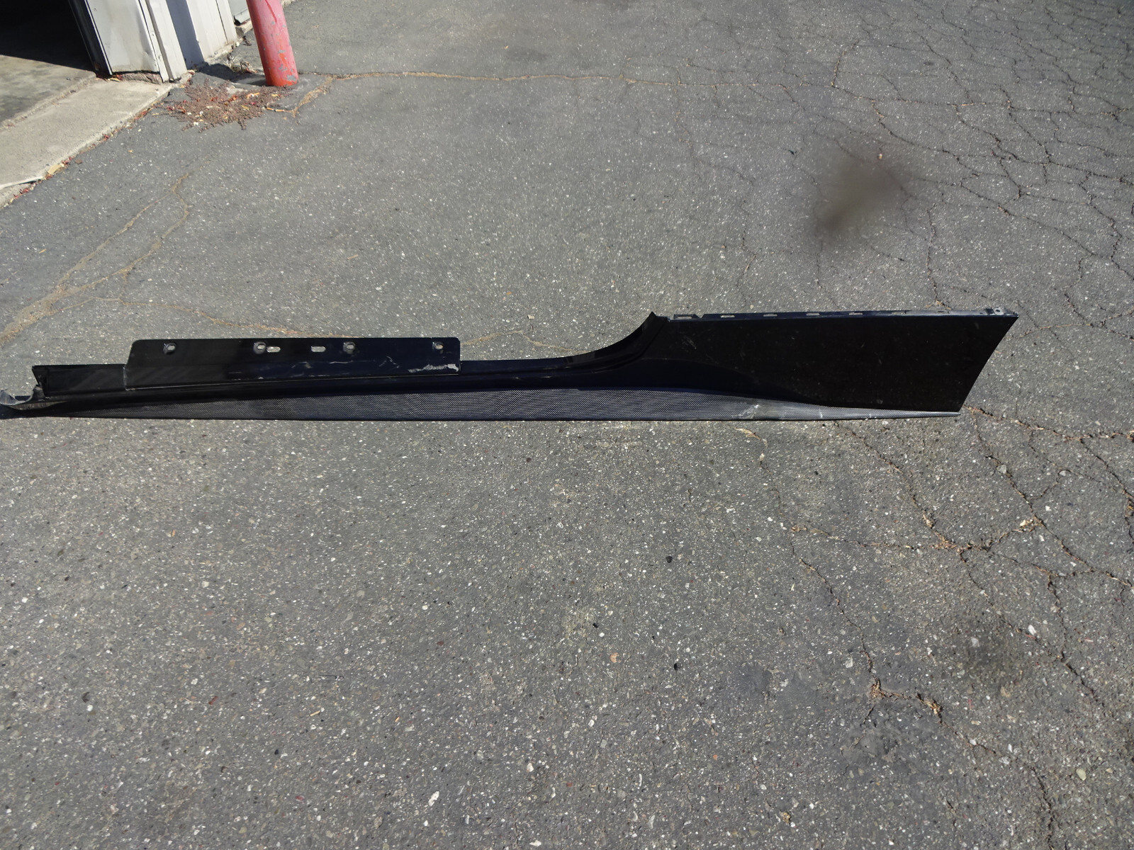 Ferrari 458 Italia, Spider - LH Side Skirt/Rocker Panel P/N 83243310