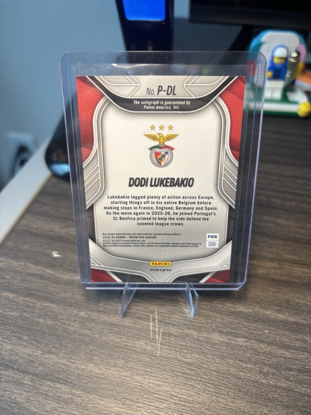 Panini Prizm FIFA 2025-26 Dodi Lukebakio Penmanship Auto Benfica #P-DL view 2