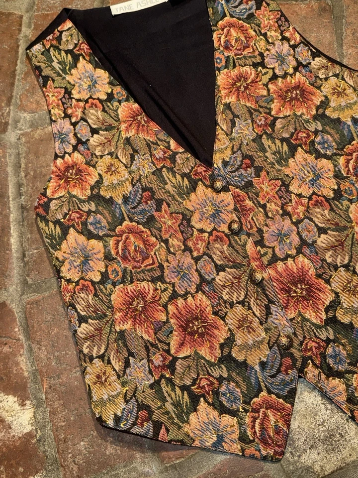 Jane Ashley Vintage Women’s Floral Tapestry Vest 4 Button Size M - Image 3 of 4