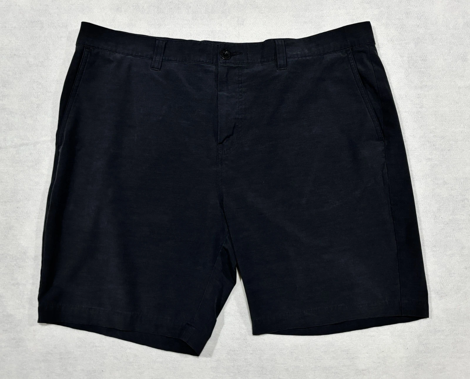 Travis Mathew Bermuda Shorts Casual Flat Front Golf Outdoors Mens 40 Black