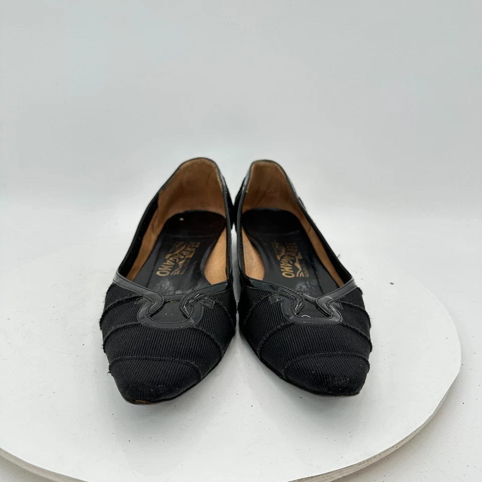 Zapatos planos Salvatore Ferragamo para mujer talla 8D de cuero negro con punta sin cordones Foto 3 de 4