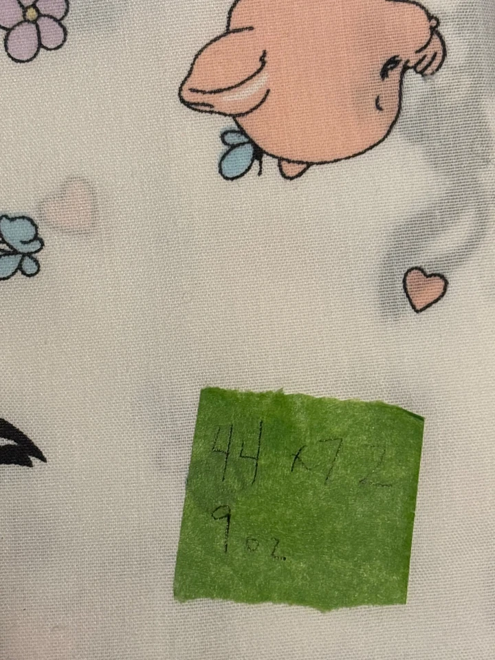 Tela Precious Moments 44" X 72" Skunk & Pig de Samuel J. Butcher Co. Foto 4 de 4