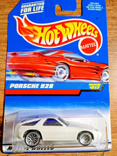 1997 Hot Wheels Mainline/Collector #817 PORSCHE 928 White w/Chrome Lace Spokes