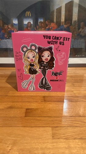 Bratz x Mean Girls Collector Dolls Karen & Gretchen 2-Pack - Foto 3 di 6