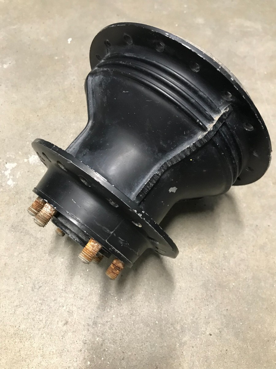 Yamaha YZ100 G/H Rear Wheel Hub 1980-81 Used Part . P/N 1W1 Yamaha YZ100 G/H Rear Wheel Hub 1980-81 Used Part . P/N 1W1