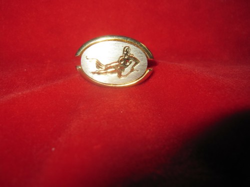 Vintage Gold Toned Engraved Single Cufflink