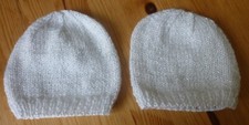 2 NEWBORN BABY BEANIE HAT 12" 30 CMS WHITE SPARKLE HAND KNITTED FOR TWINS