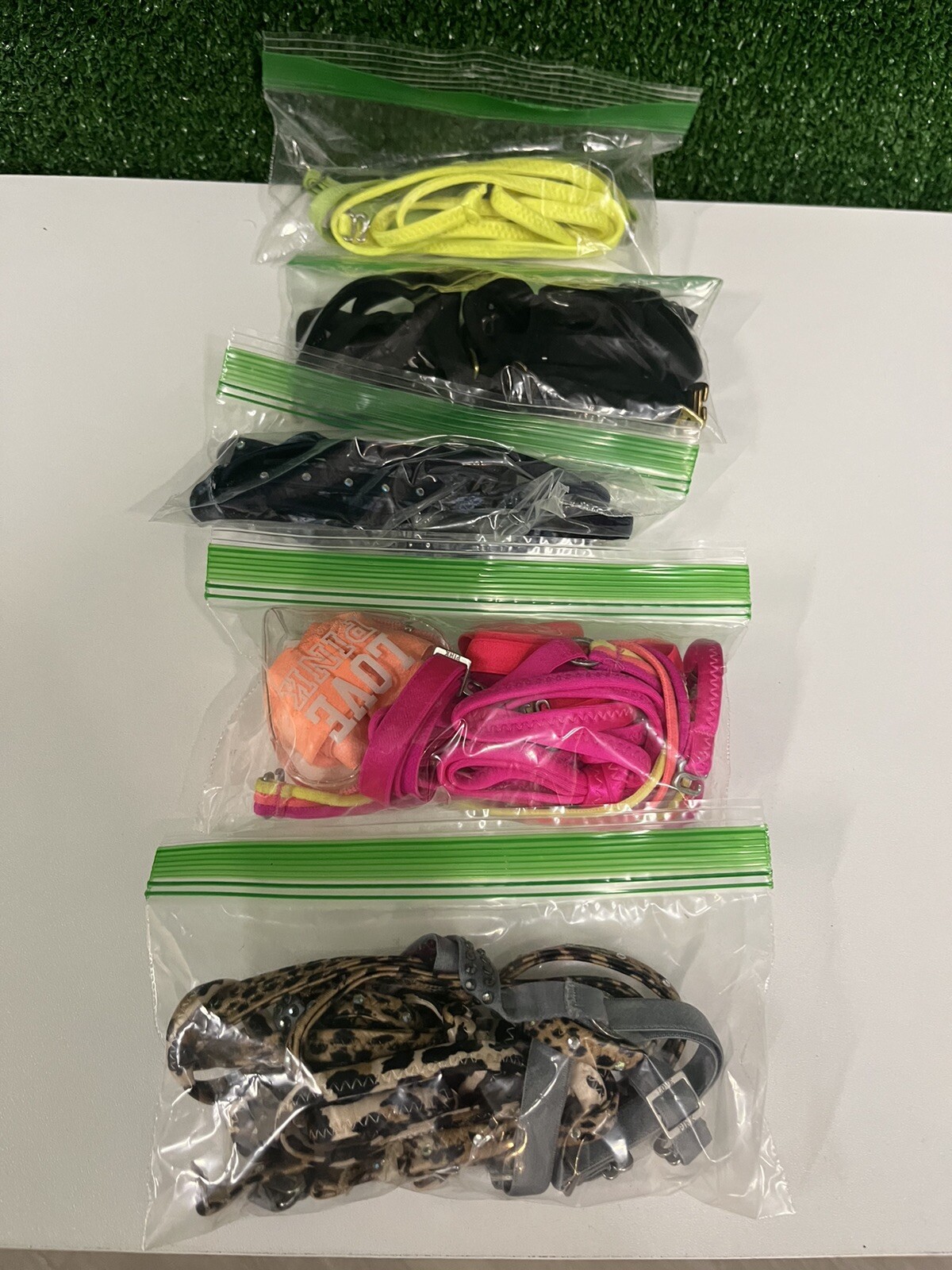 Assorted multicolor removable bra straps - image 2