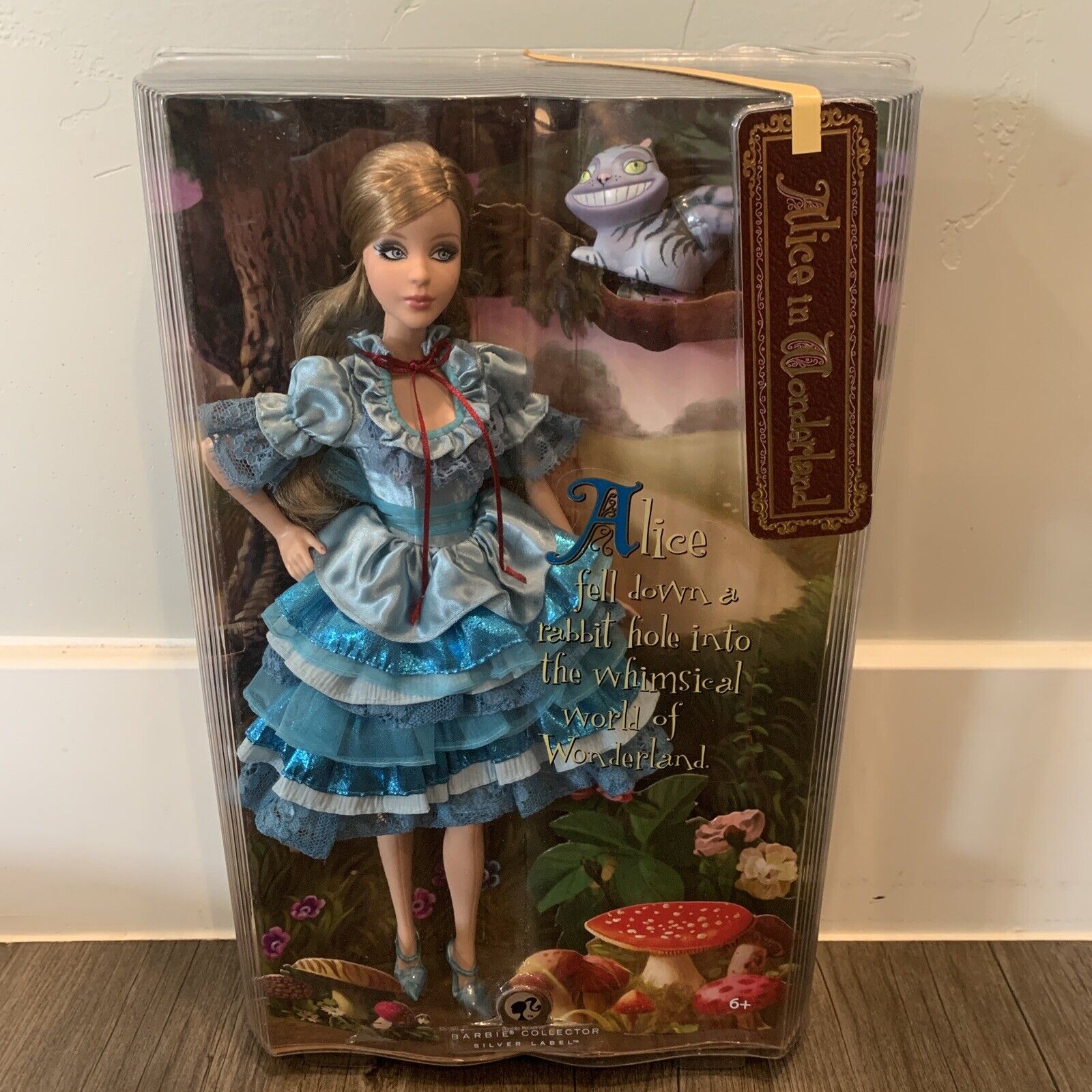 Alice in Wonderland Queen of Hearts Mad Hatter Barbie Collector Silver  Label Gem 27084510683