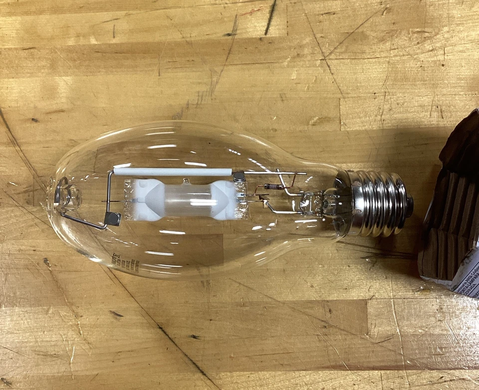 Sylvania Compact Metalarc Lamp Light Bulb ED28 - Image 4 of 4
