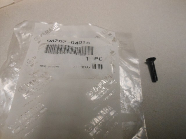 NOS Yamaha Flat Head Screw 96 YZ125/YZ250 95-99 FZR600 98707-04018