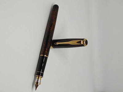 Parker Sonnet Chinese Lacquer Fountain Pen 18Kt Gold Medium Pt New