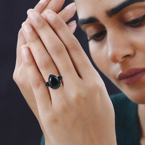 Anillo trilogía espinela negra tailandesa platino sobre plata de ley 22,60 quilates talla 6,8 Foto 2 de 4