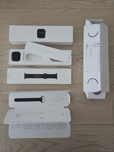 EMPTY BOX ONLY Apple Watch Series 5 40mm Space Gray Alu Black Band A2092 MWV82LL