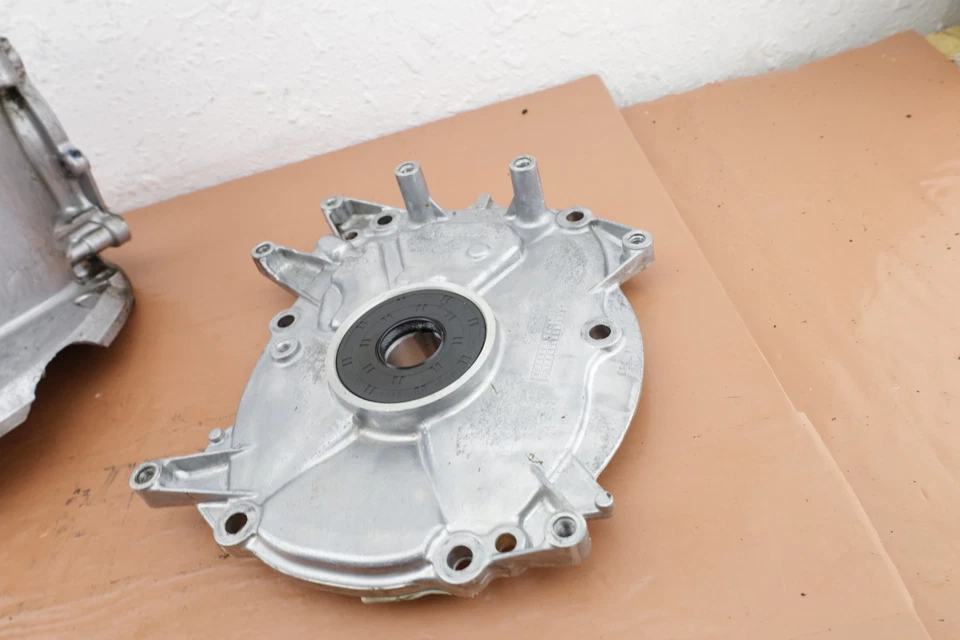 Honda GCV170, HRN216 Lawn Mower OEM Crankcase 19721-Z9L-000ZA, 11300-Z9L-405 - Image 4 of 4