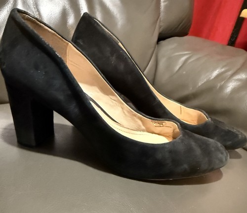 White House Black Market Black Suede Chunky Pumps Size 9 - Picture 3 of 4