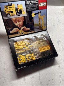 LEGO TECHNIC &ldquo;Universal Building Set&rdquo; (8020)New Sealed Bags 100% Complete w/ Box