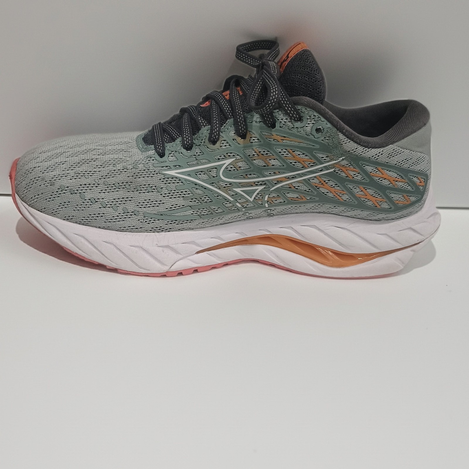 Mizuno Wave 20 Women's Size 8