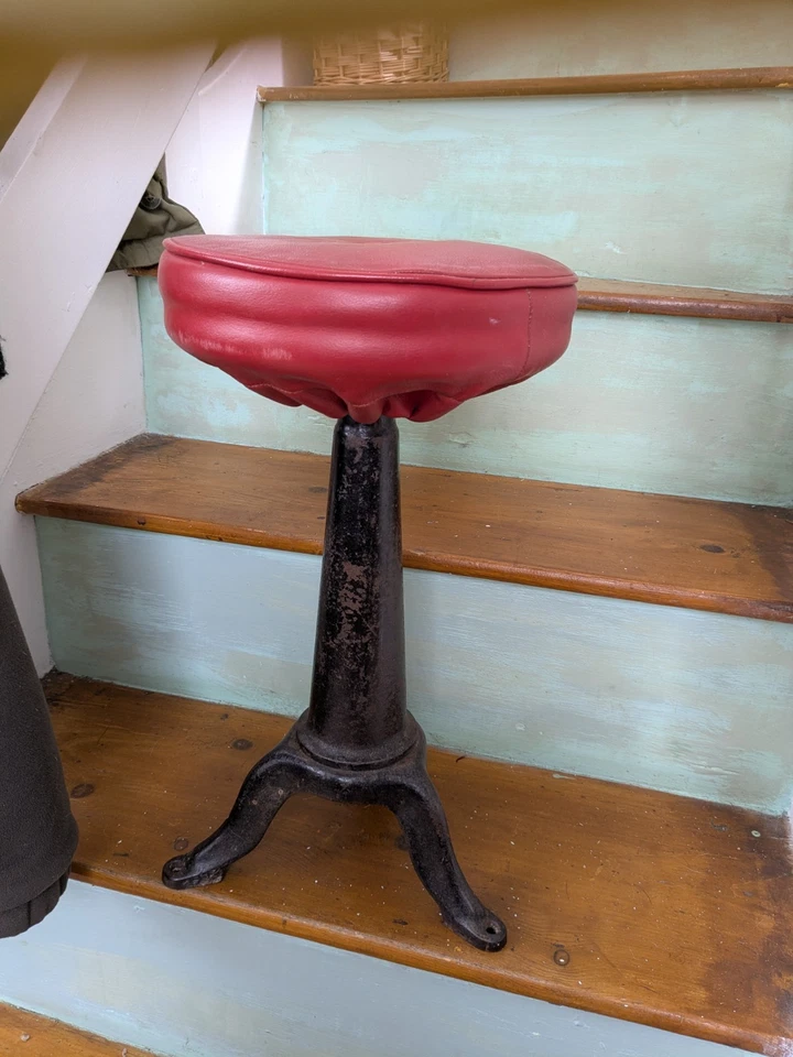 Industrial cast-iron adjustable swivel stool, 19-24", stable and solid and comfy - Image 4 of 4