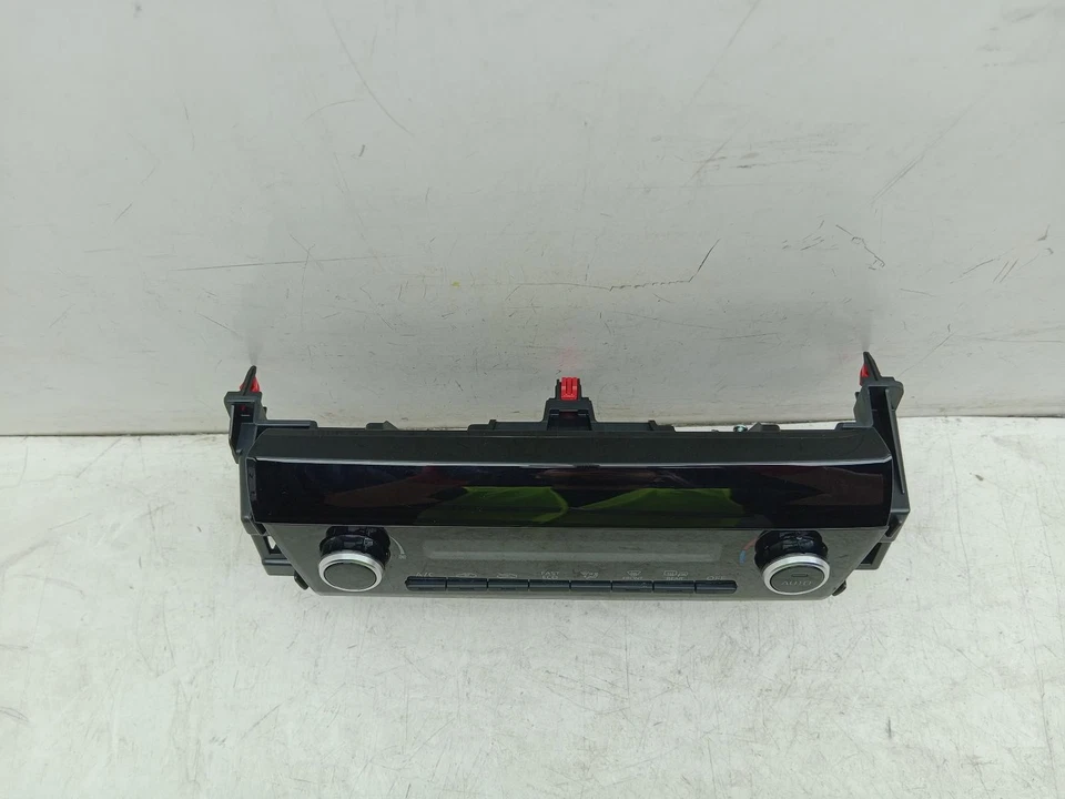 TOYOTA YARIS CROSS AC AIR CON HEAT CONTROL PANEL 559000DP90 XP210 2021 - 2025 - Image 3 of 4