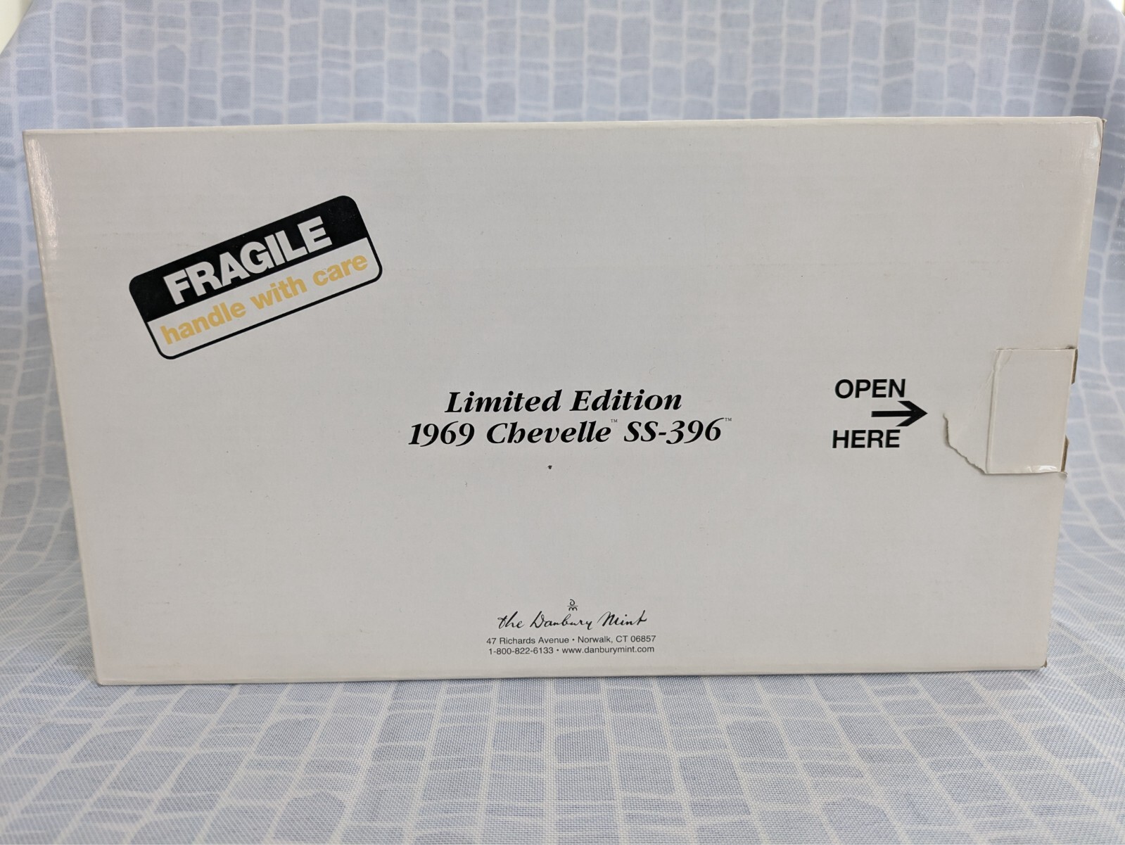 1969 Chevelle SS-396 Limited Edition Diecast Model 1:24 Danbury Mint
