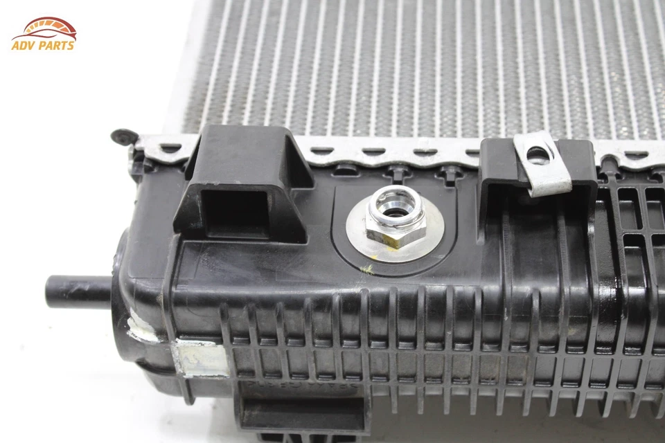 Buick Enclave 2018-2023 motor 3,6 L refrigerante refrigeración radiador OEM Foto 4 de 4