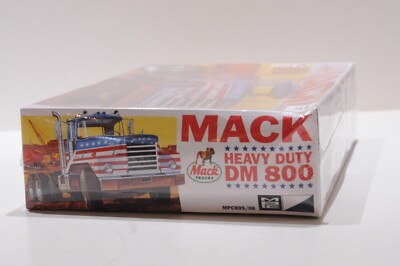 MPC MACK TRUCK HEAVY DUTY DM 800 SCALE 1:25 MODEL KIT MPC899/06 MPC MACK TRUCK HEAVY DUTY DM 800 SCALE 1:25 MODEL KIT MPC899/06
