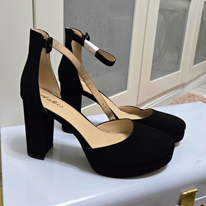 Women's Black Faux Suede Ankle Strap Closed Toe Block Heels US 10