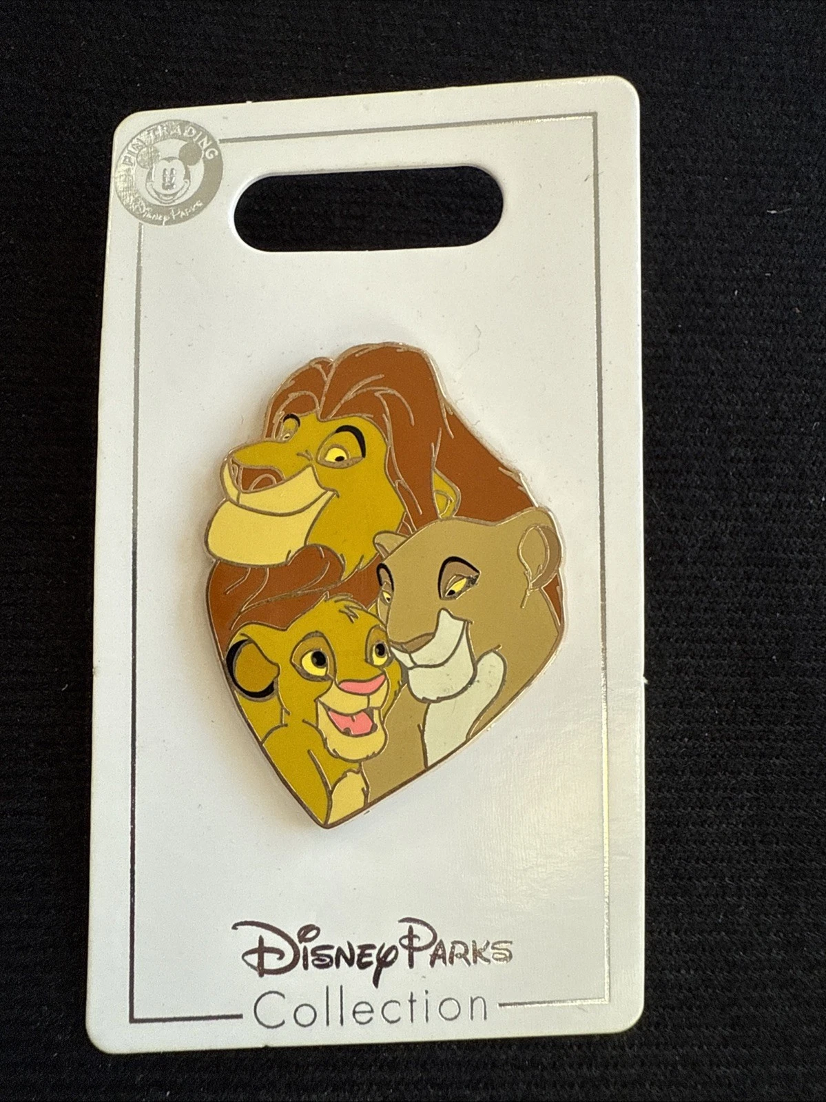 Disney Parks The Lion King Family Heart Cluster Simba Mufasa Sarabi Pin