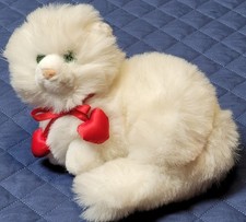 Vtg Caress Russ NIKKI White Persian Kitty Cat Plush FLUFFY Laying Green Eyes 9"T