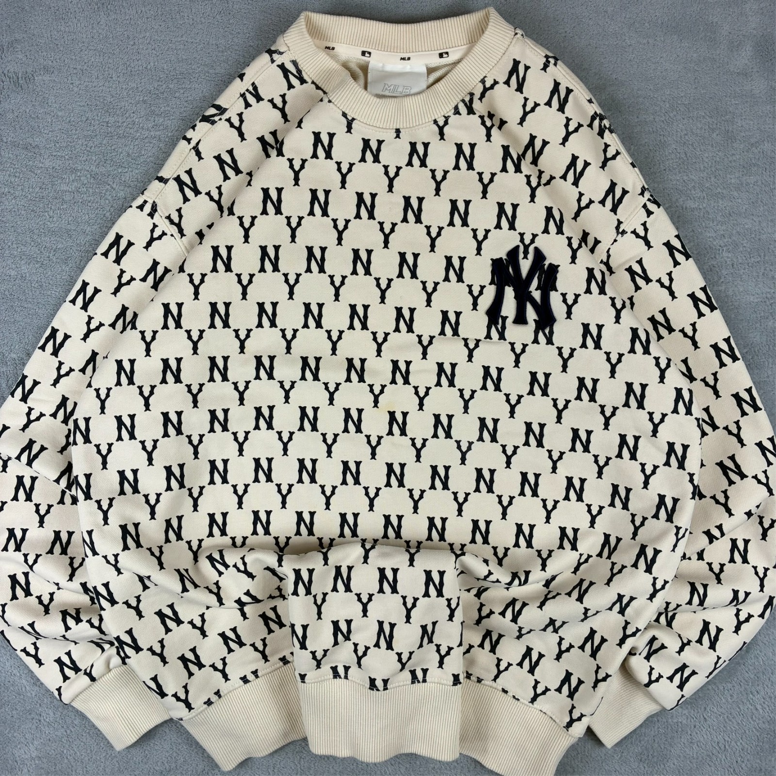 Vintage MLB x New York Yankees 2000's Cream Monogram Size Small Sweatshirt image 3