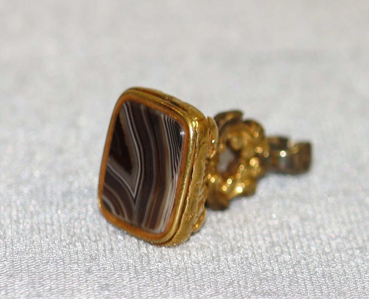 Vintage Cross Banded Agate Wax Seal - Gold Tone Ornate Handle