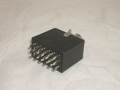 CINCH JONES P-318-CCT 38331-5618 18 PIN POWER CONNECTOR PLUG FOR