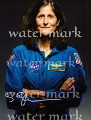SUNITA L. WILLIAMS NASA SPACE ASTRONAUT REPRINT SIGNED PHOTO A4 SIZE 8''X11''.