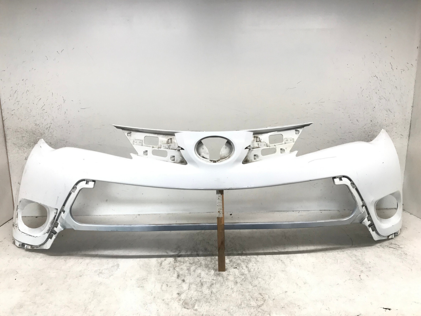 Front Bumper LOCAL White Toyota RAV4 LE/XLE/Limited 2016-2017 52119-0R911 OEM