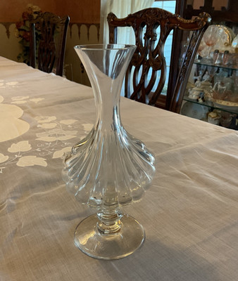 Baccarat  Primevere Crystal Shell Footed Vase 8-1/2'' Tall France