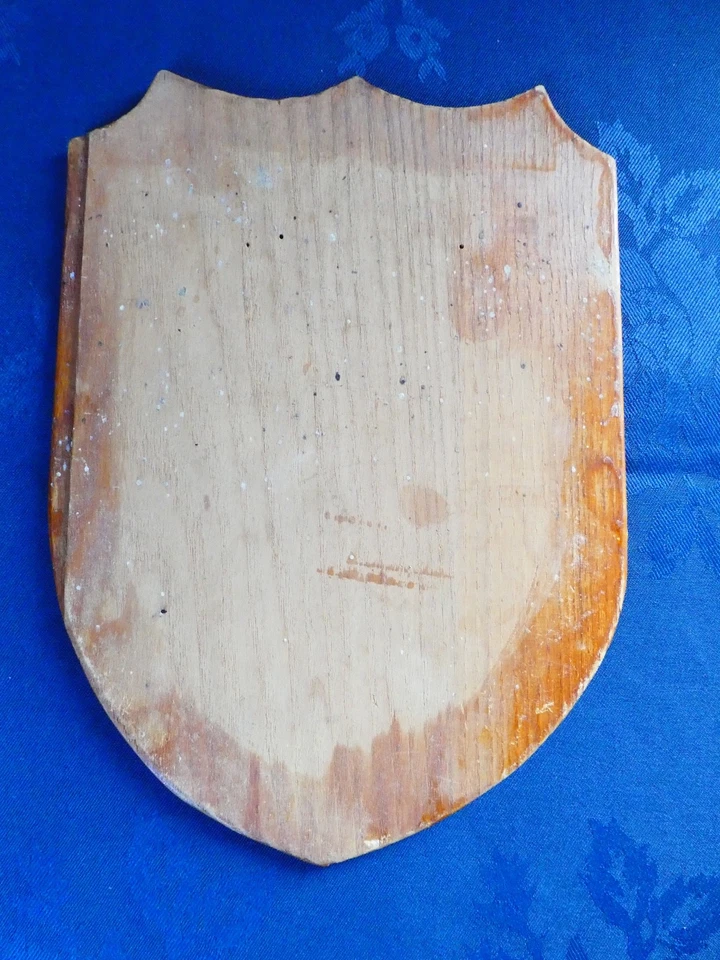 VINTAGE HMS GLORIOUS SHIP CREST PLAQUE HAND MADE AND PAINTED REDUCING COLLECTION - Image 2 of 2