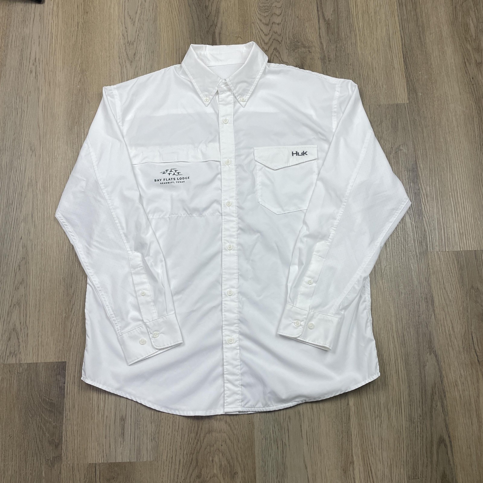 Huk Performance Fishing Shirt Mens Large White Bay Flats Lodge Long Sleeve Logo