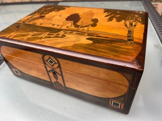 Holzbox original Jugendstil um 1900 feine Intarsien Haus Bäume Wegesrand
