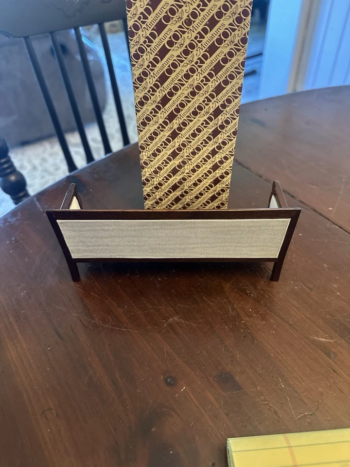 De colección. Casa de muñecas miniatura Concord nueva Foto 4 de 4