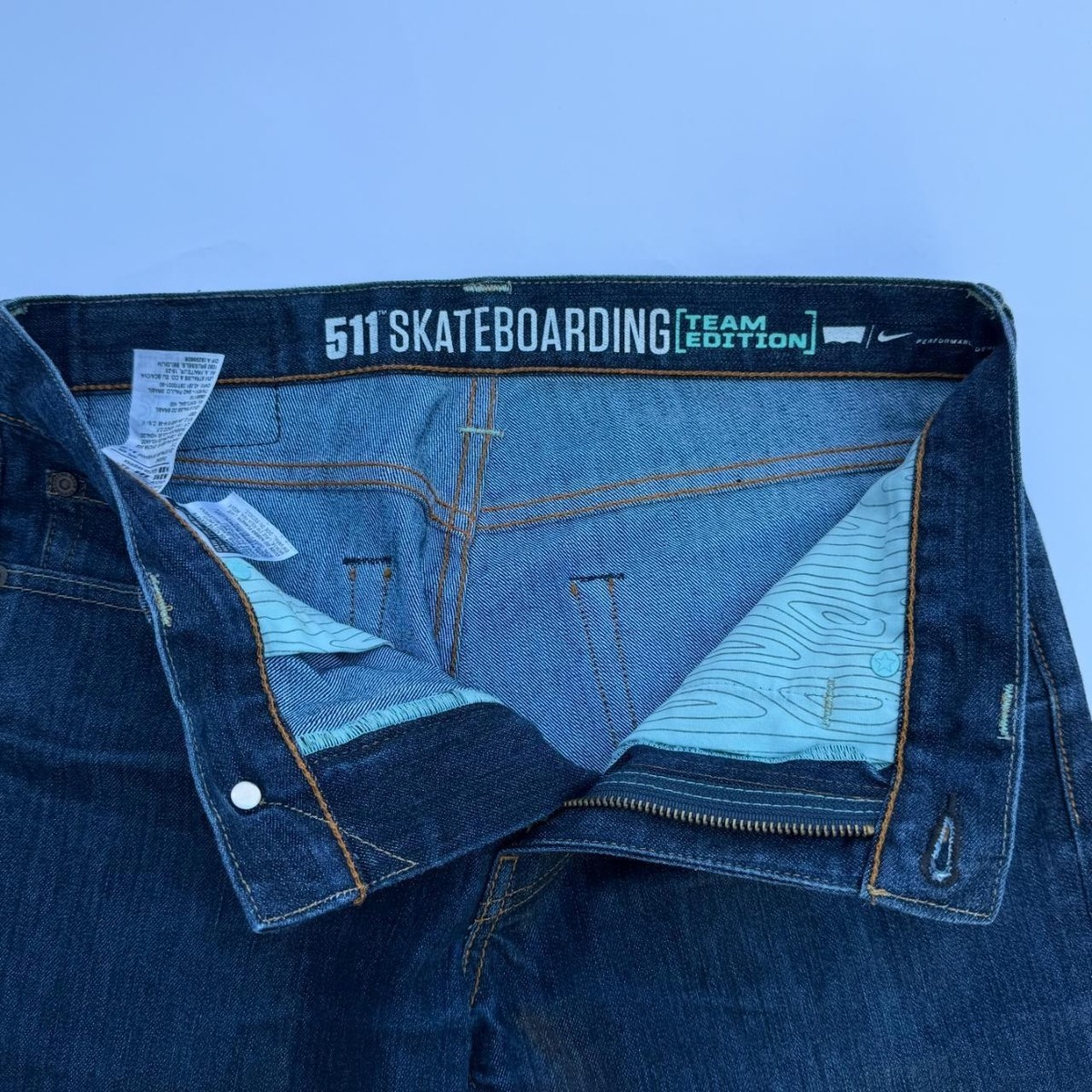 Nike Skateboarding x Levi