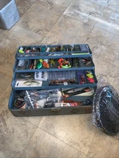 Union Tackle Box Full of New Bass / Musky Lures Billings reel Knife Live Well ++